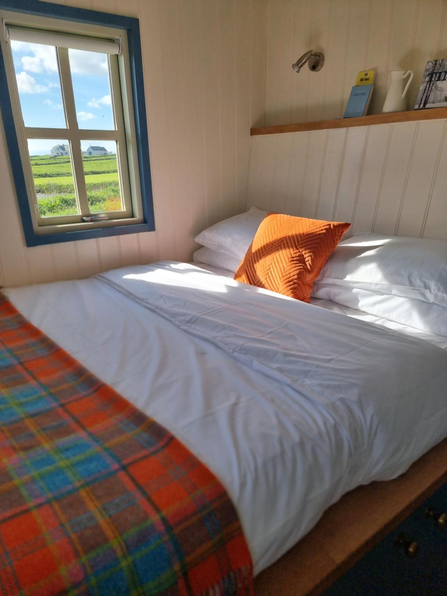 Villa Wild Meadow Huts Doolin Exterior foto