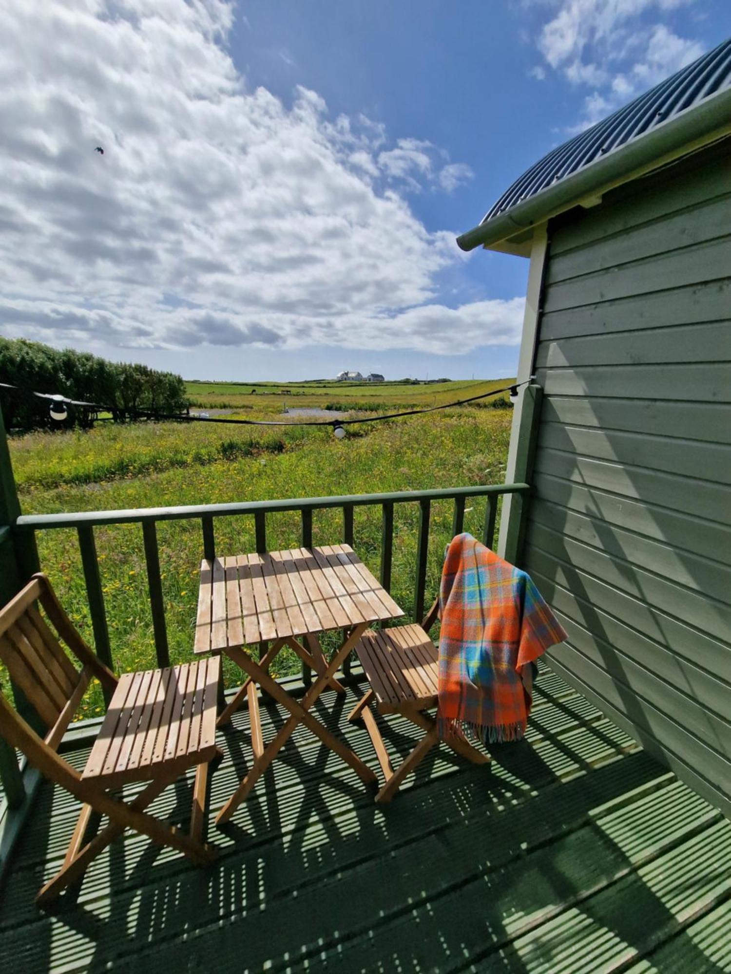 Villa Wild Meadow Huts Doolin Exterior foto